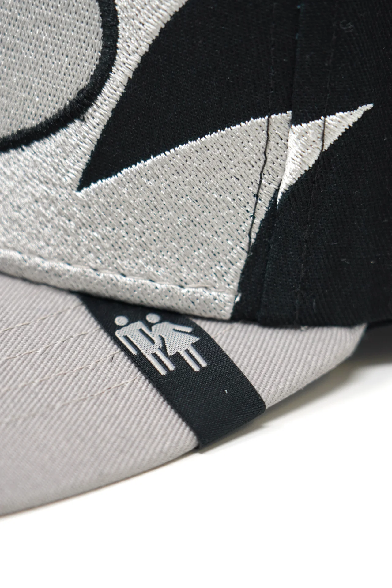 Shark Tooth Snapback Silver and Black - Image 3